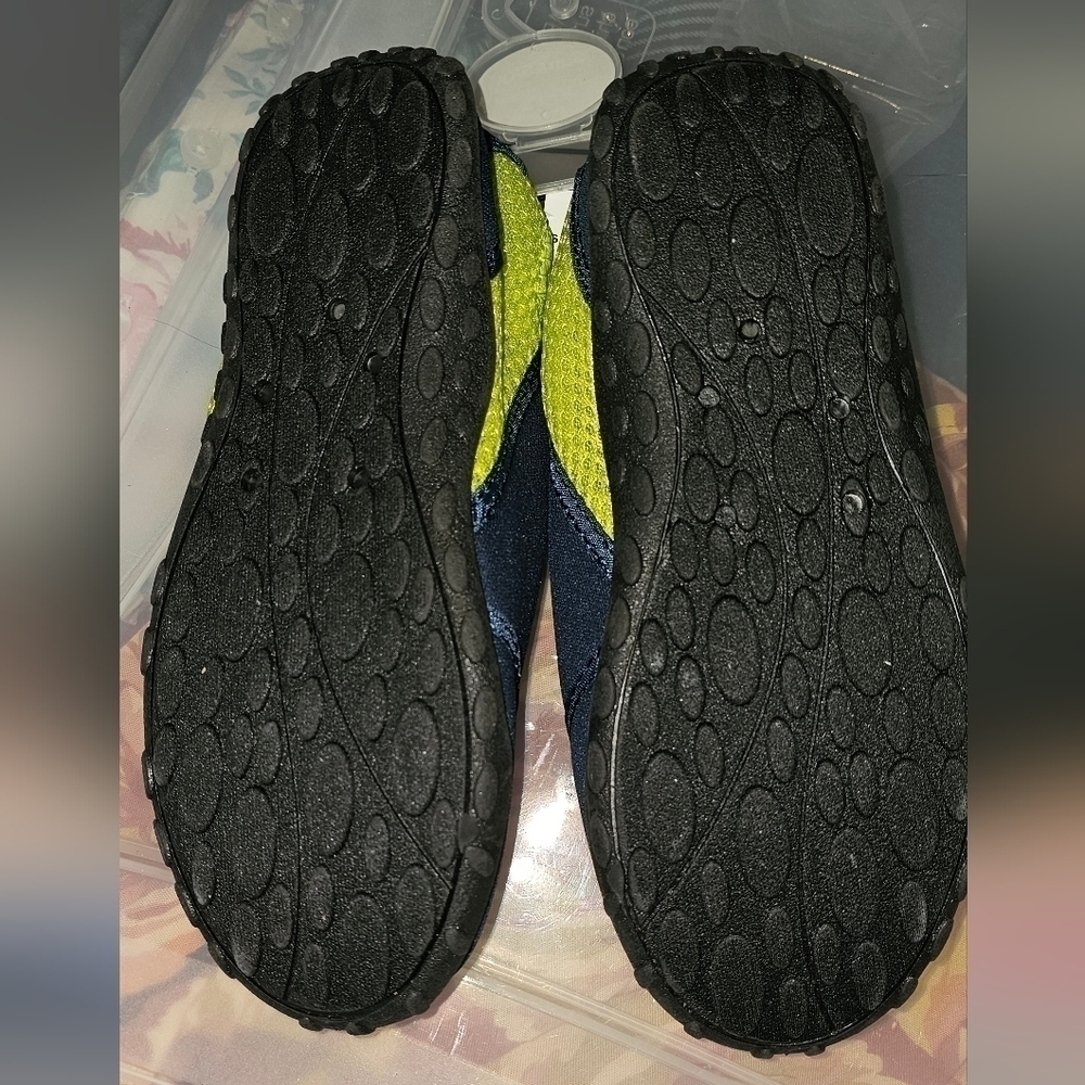 Kids Aqua Shoes Black/Green - Picture 4 of 5